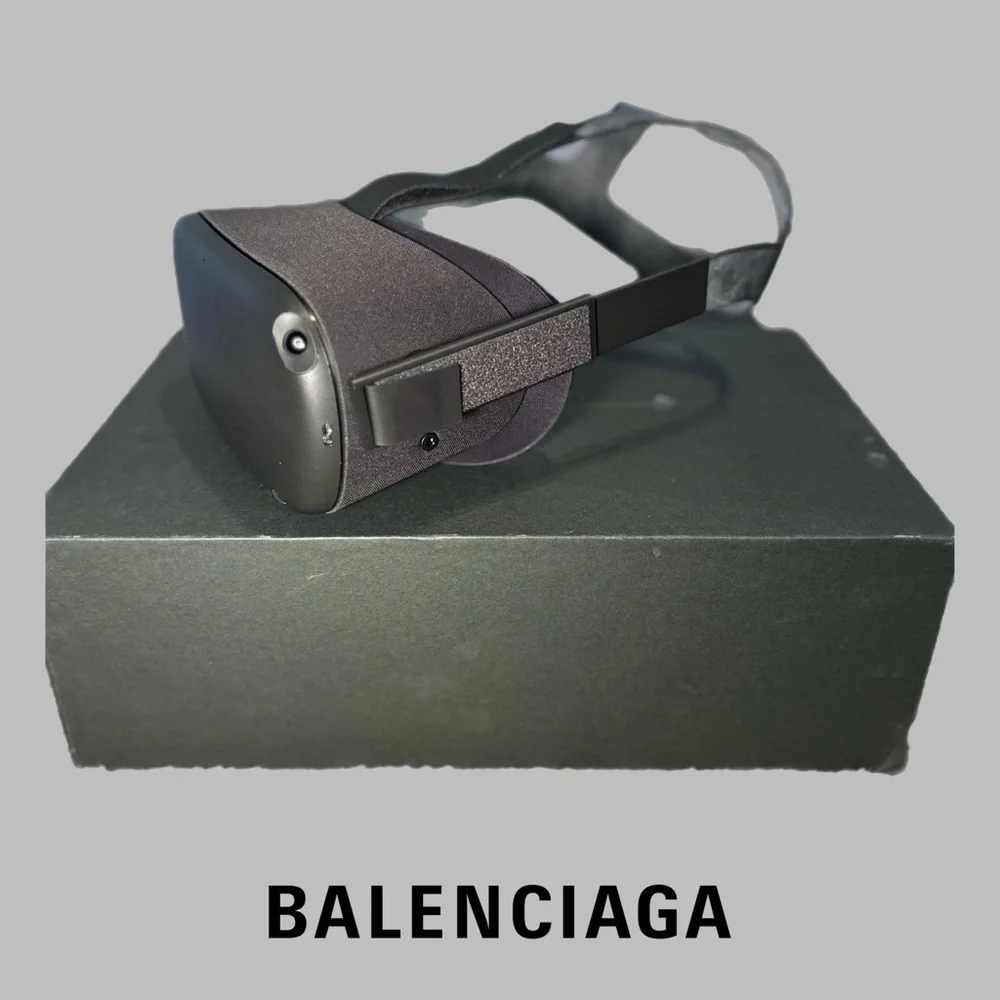 RARE Balenciaga Fall 21 Oculus VR
